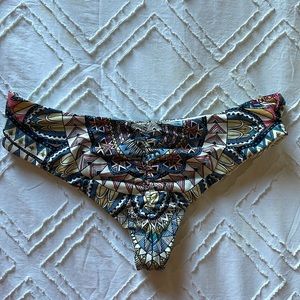 Billabong reversible bottoms